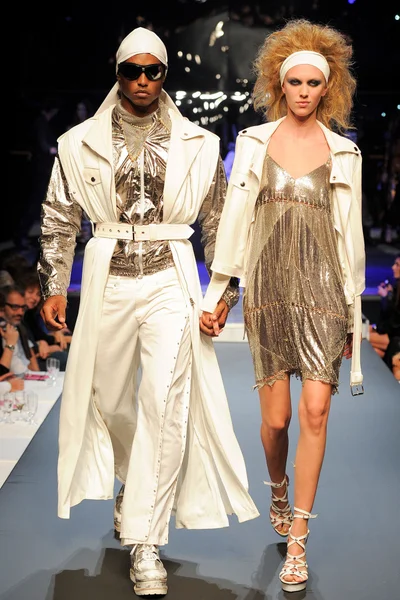Look 24